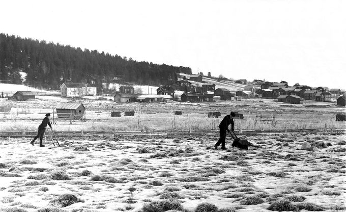 Västra träsket år 1925.
Järnvägen hade ännu inte dragits genom byn.